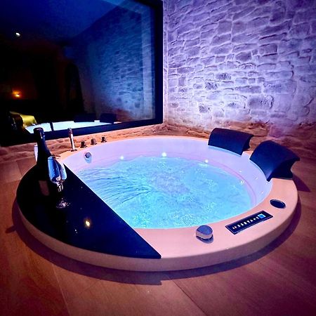 Les Suites Du Payre - Suite Romance Saint-Hilaire-de-Talmont Bagian luar foto