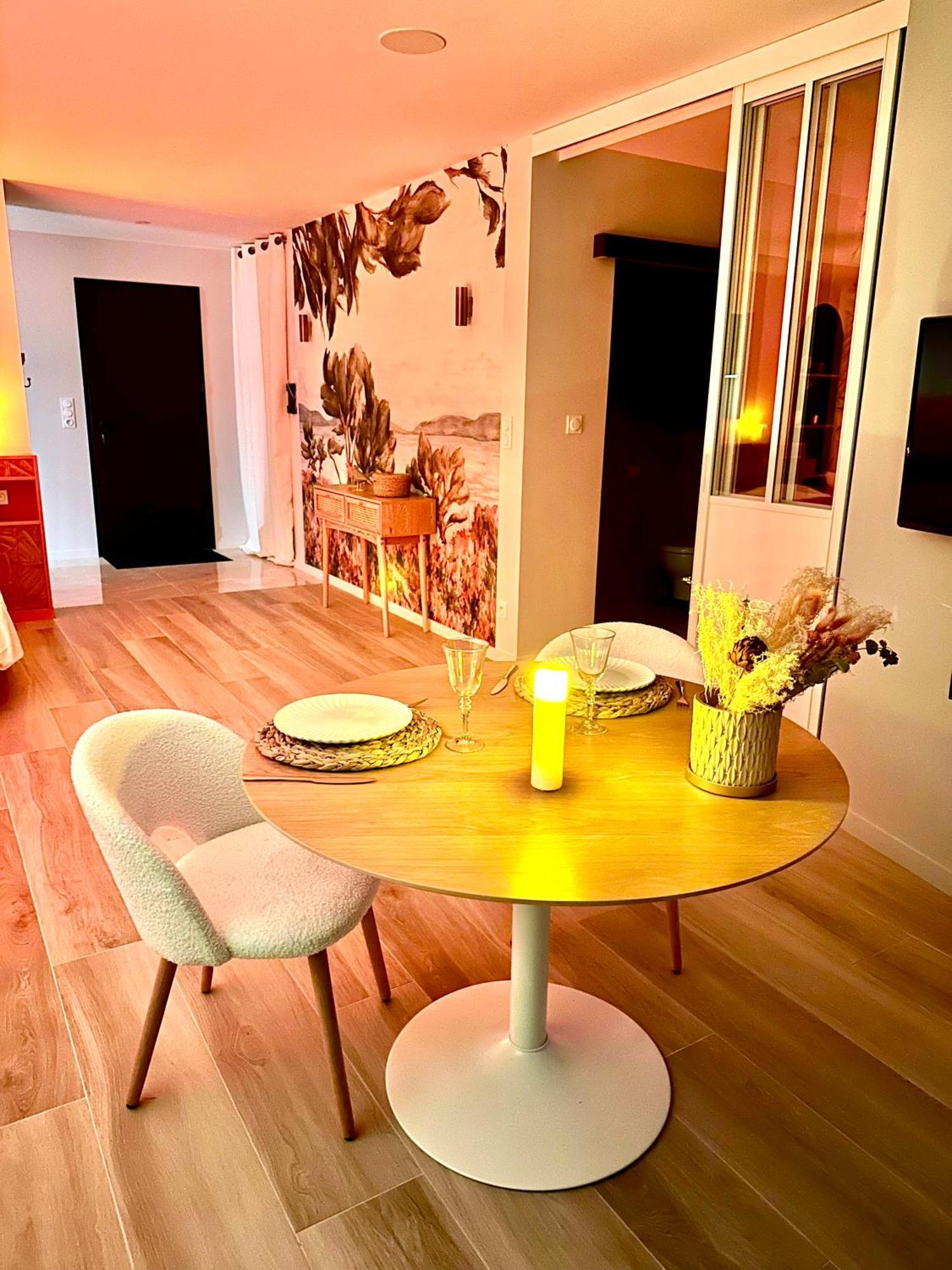 Les Suites Du Payre - Suite Romance Saint-Hilaire-de-Talmont Bagian luar foto