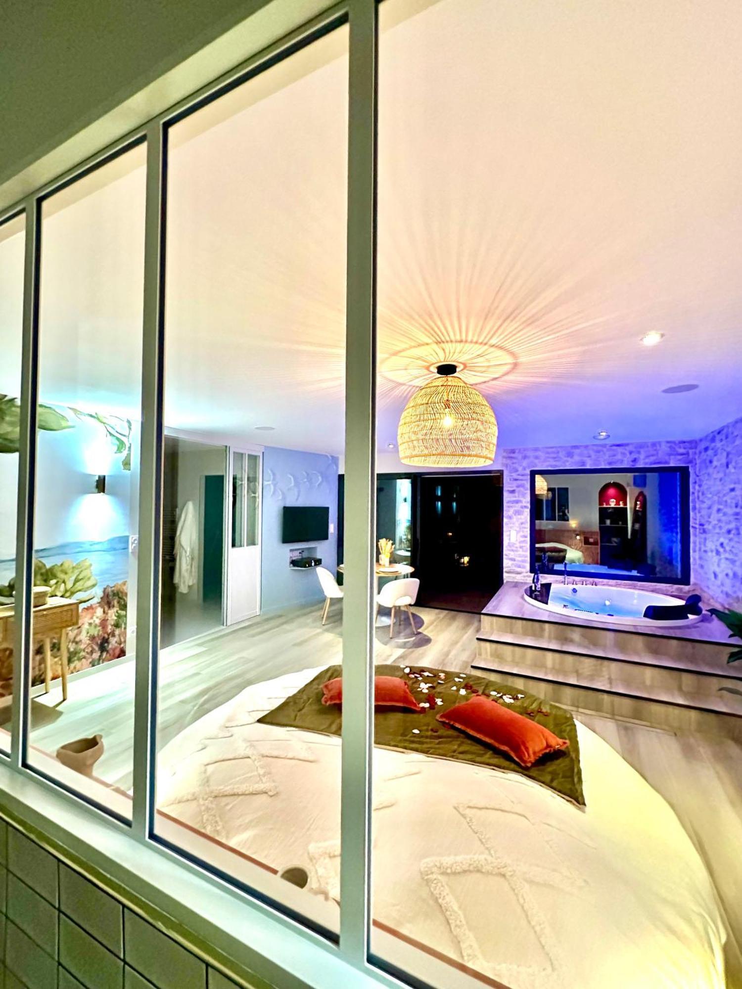 Les Suites Du Payre - Suite Romance Saint-Hilaire-de-Talmont Bagian luar foto