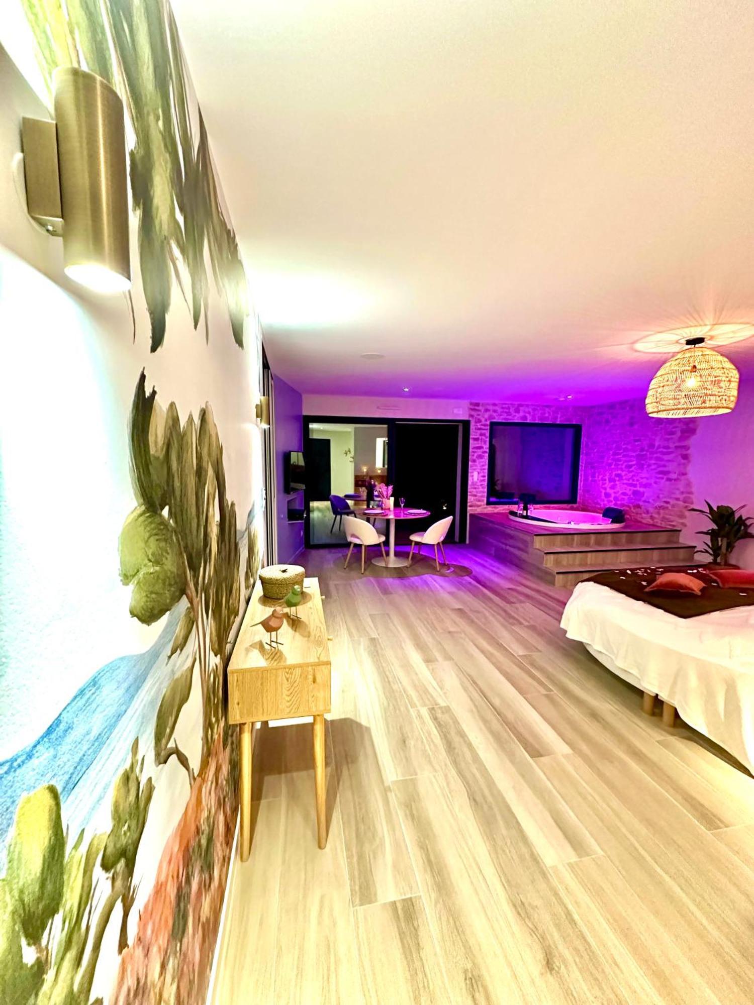 Les Suites Du Payre - Suite Romance Saint-Hilaire-de-Talmont Bagian luar foto