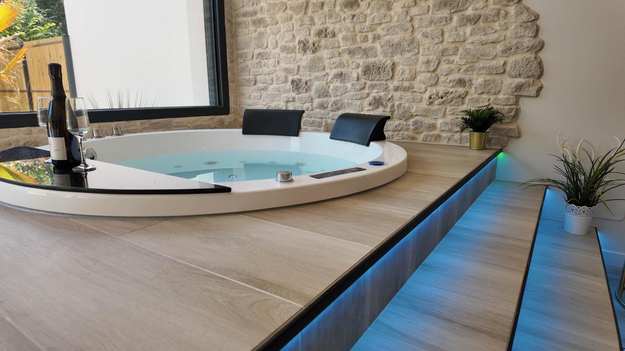 Les Suites Du Payre - Suite Romance Saint-Hilaire-de-Talmont Bagian luar foto