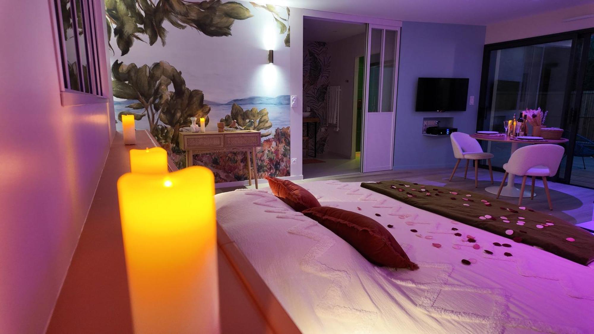 Les Suites Du Payre - Suite Romance Saint-Hilaire-de-Talmont Bagian luar foto