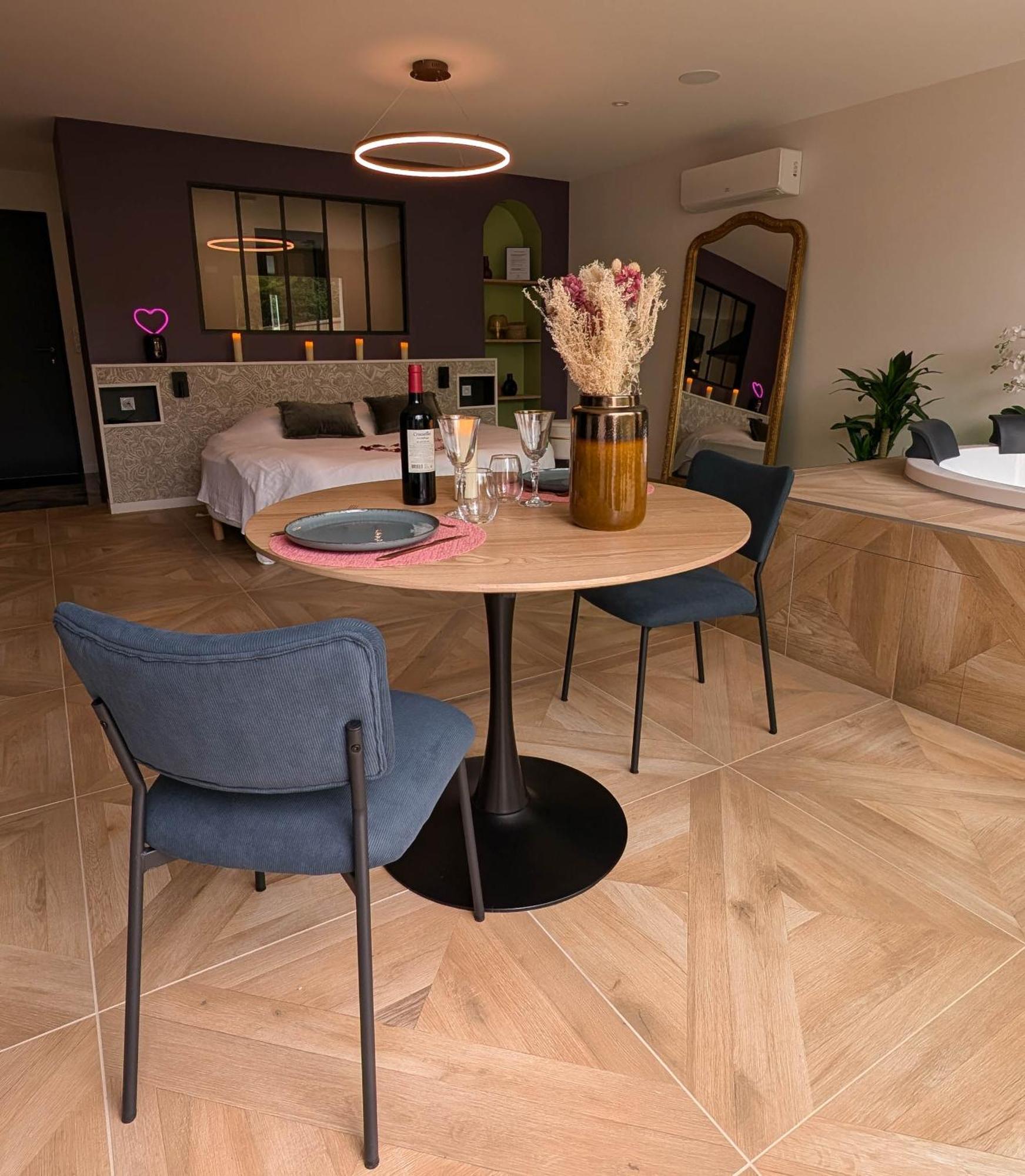 Les Suites Du Payre - Suite Romance Saint-Hilaire-de-Talmont Bagian luar foto