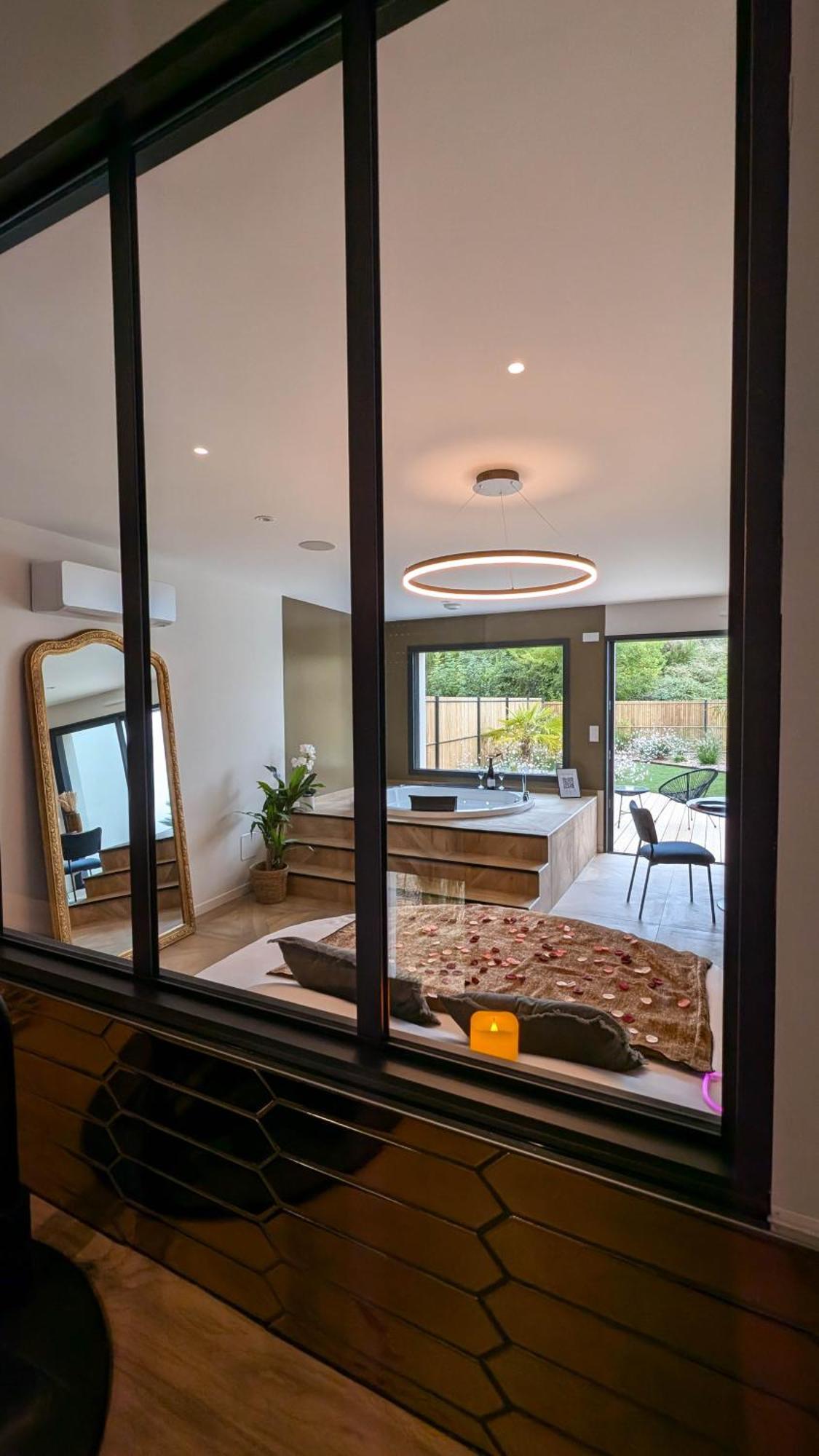Les Suites Du Payre - Suite Romance Saint-Hilaire-de-Talmont Bagian luar foto