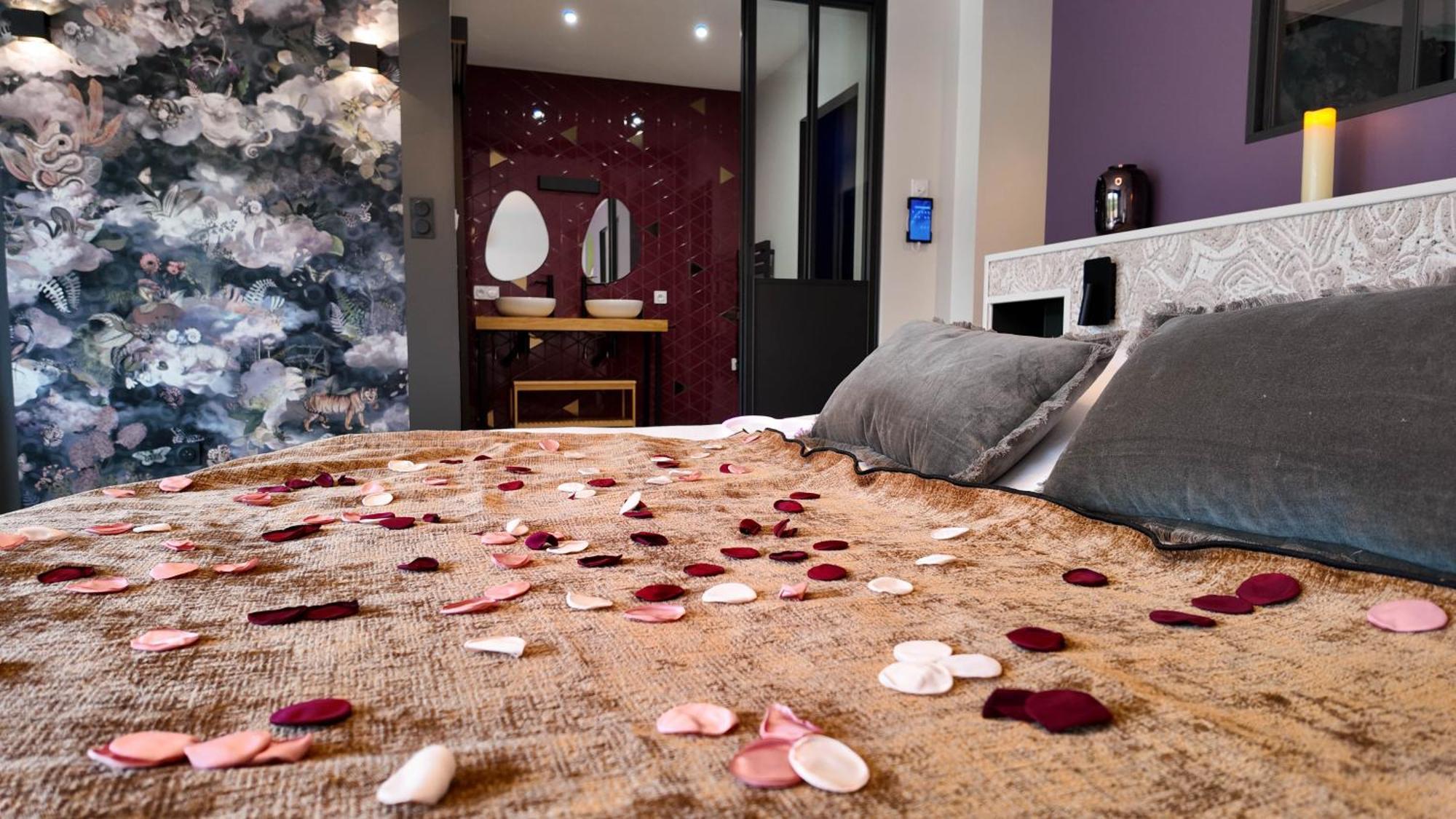 Les Suites Du Payre - Suite Romance Saint-Hilaire-de-Talmont Bagian luar foto